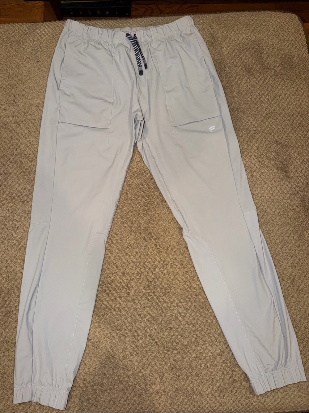 Fabletics Men’s Light Gray Nylon Blend Athletic Cargo Joggers - M